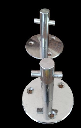 14 Sostegni tipo bitta in acciaio 