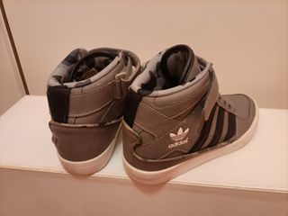 Botines deportivos Adidas