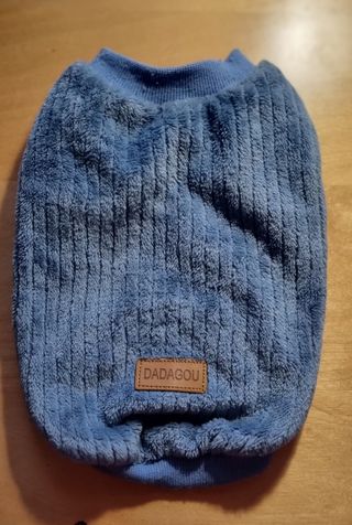 Dos abrigos de gato o perro pequeño