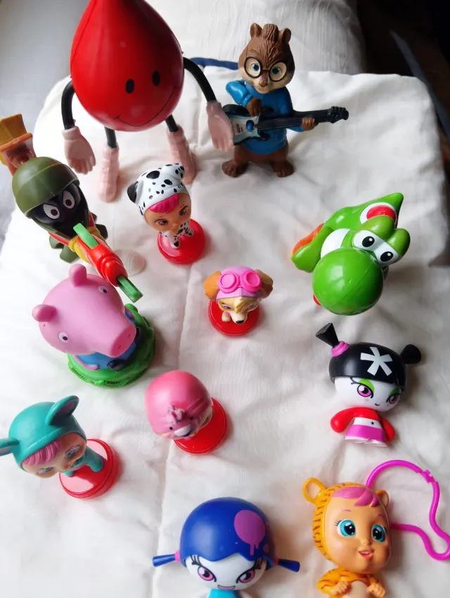 100 figuras diversos tipos y cuentos diversos