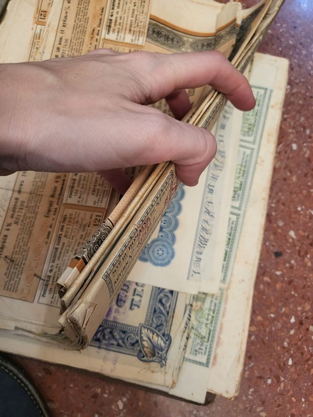 Documentos y acciones francesas