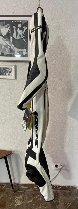 Mono de cuero moto