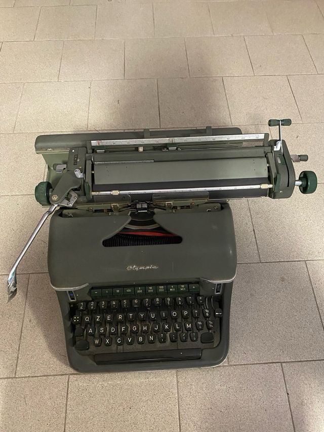 Macchina da scrivere in ottimo stato