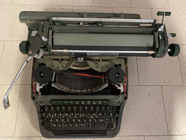 Macchina da scrivere in ottimo stato