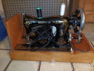 Maquina de coser.
