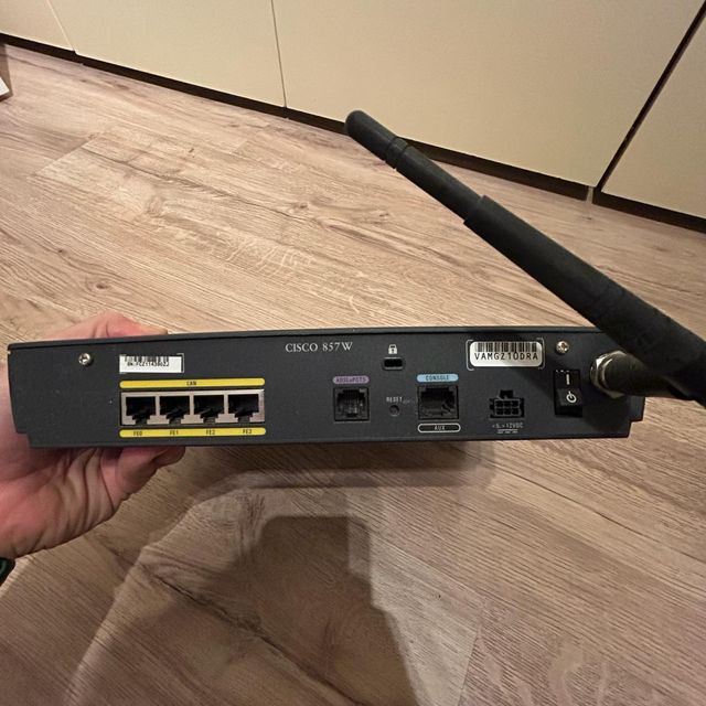 Router Cisco 857W ADSL 2+ CCNA/CCNP