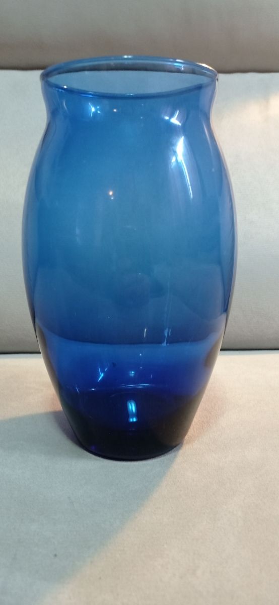 Vaso in vetro blu