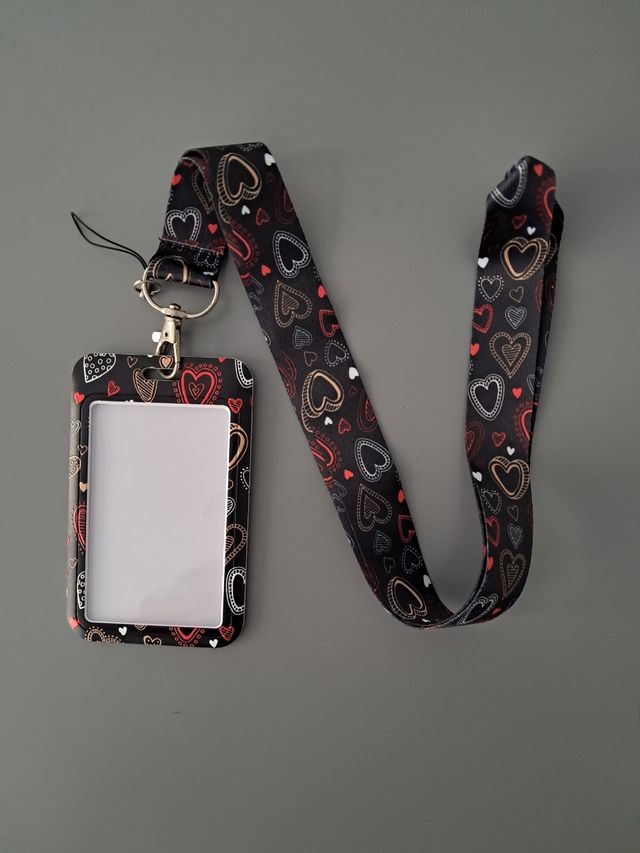 Cuelga tarjetas negro corazones