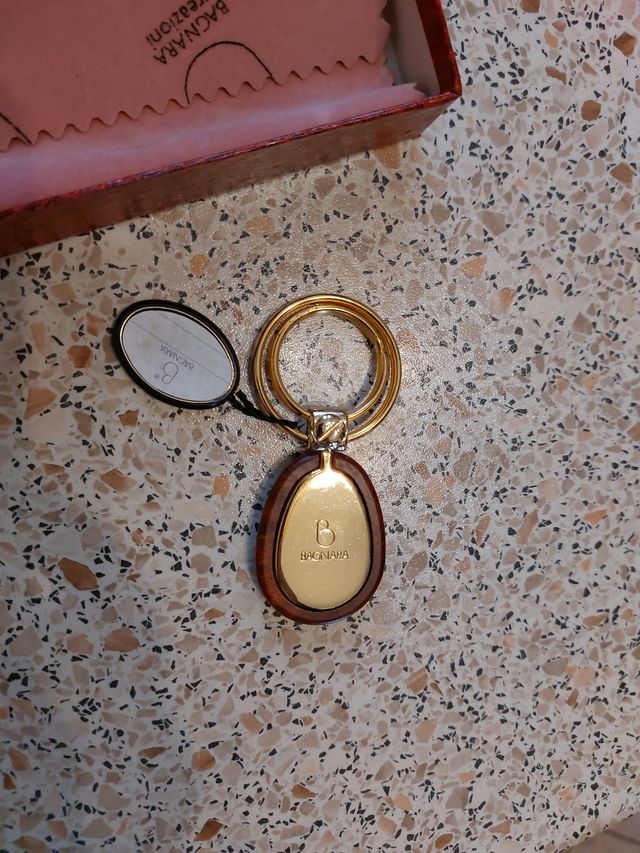 Portachiavi dedicato "R" marca BAGNARA