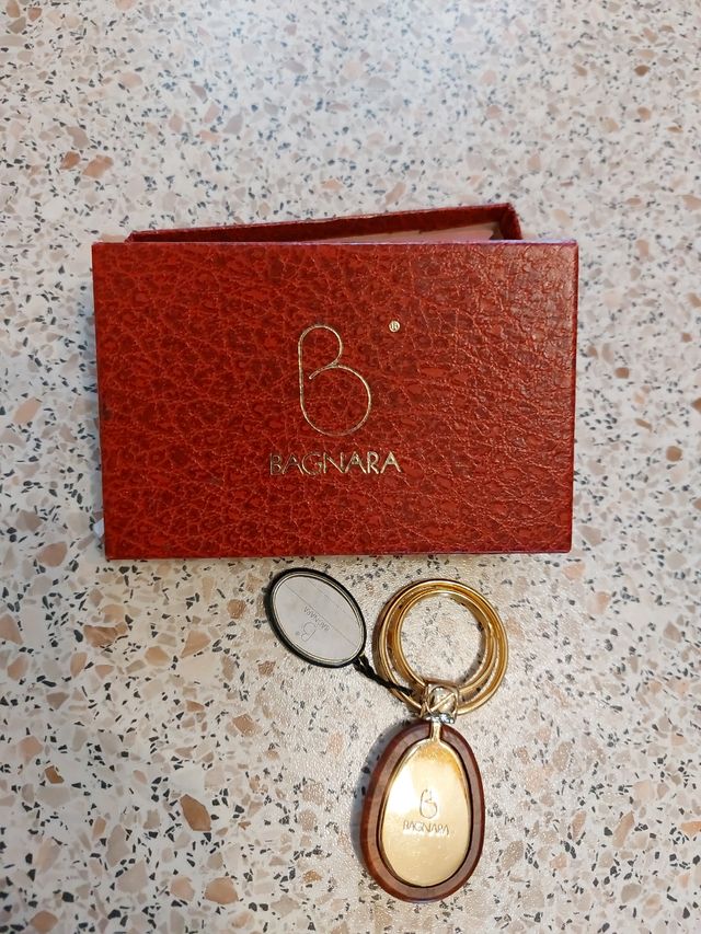 Portachiavi dedicato "R" marca BAGNARA