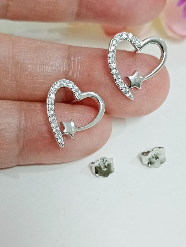 Pendientes corazón circonitas plata de ley.