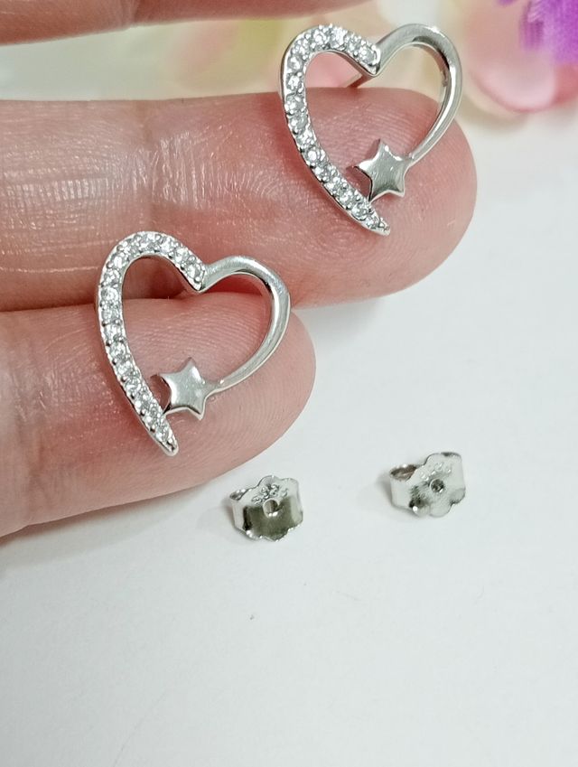 Pendientes corazón circonitas plata de ley.