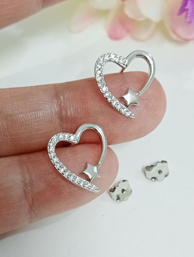Pendientes corazón circonitas plata de ley.