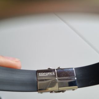 pulsera  de hombre de acero y caucho