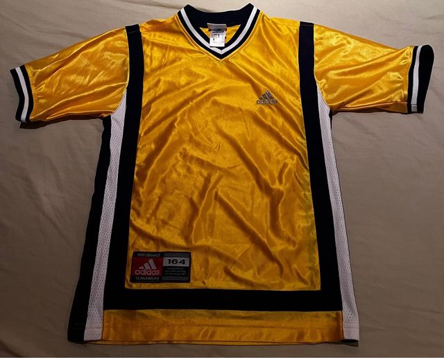 camiseta Adidas vintage 90s