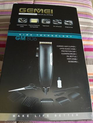 Tagliacapelli con accessori 