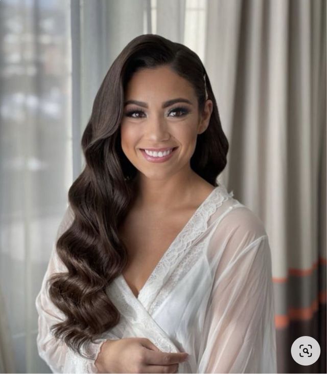Peluquera y maquilladora de novias