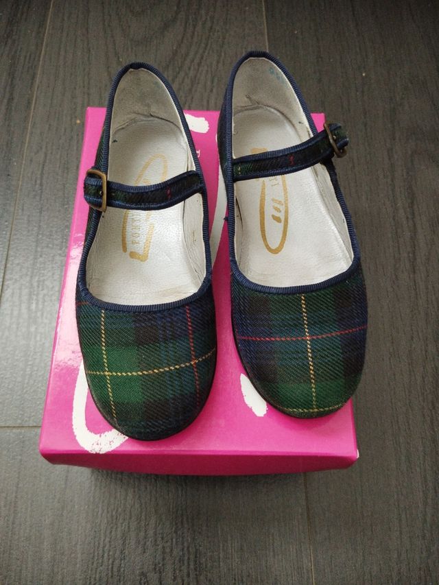 Zapatos niña cuadros