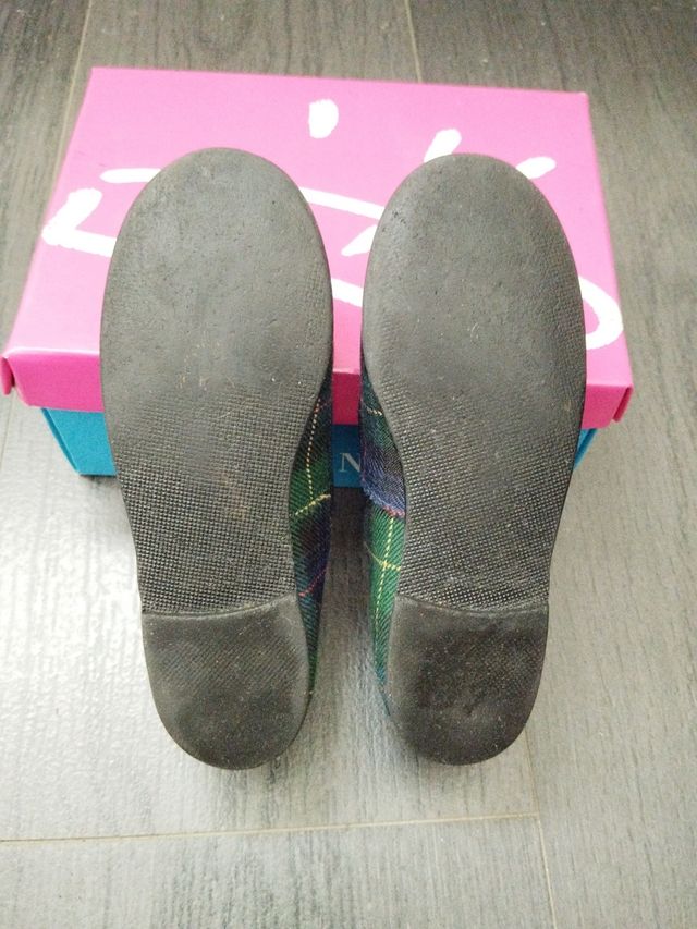 Zapatos niña cuadros