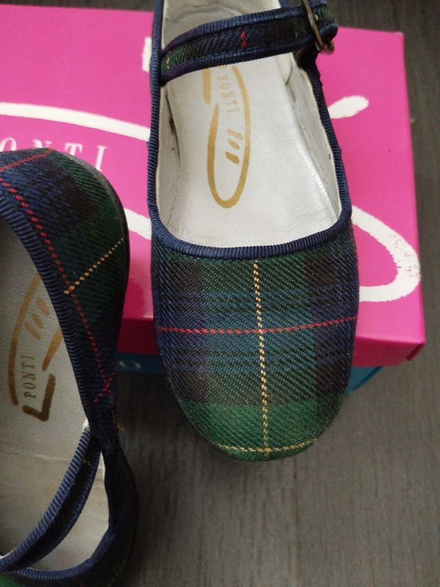 Zapatos niña cuadros