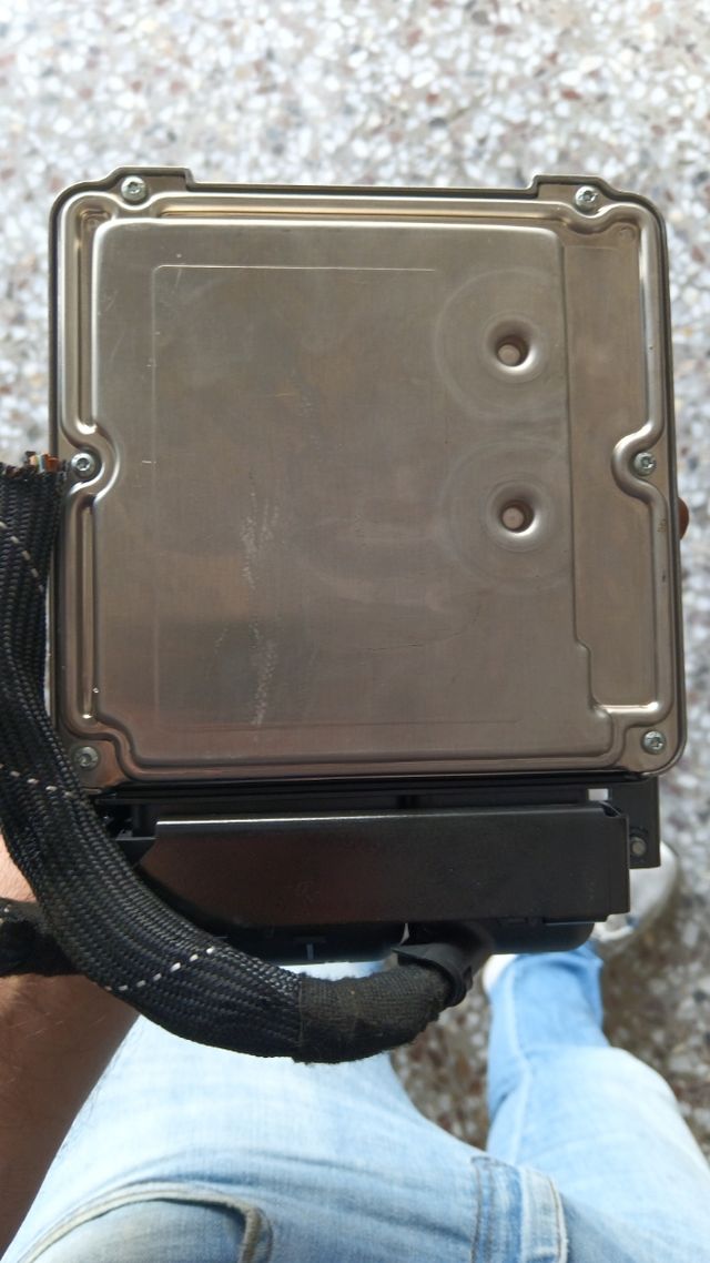 Centralita Audi A4 b7 2.0 TDI 140cv