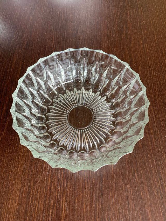 Cuenco, bol antiguo de cristal tallado francés