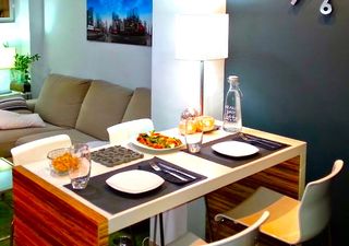 Conjunto de barra y 4 taburetes para cocina 