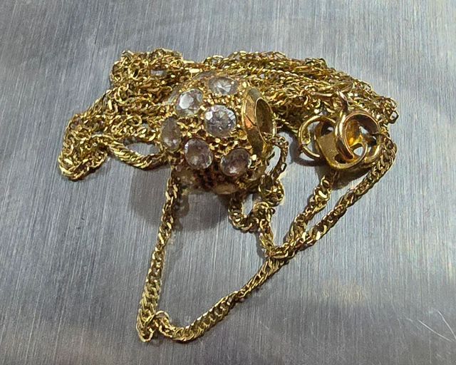 Gargantilla oro y colgante con pedreriate s