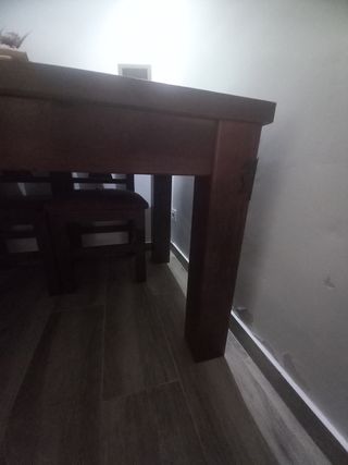 Mesa extensible madera masiza con 4 sillas