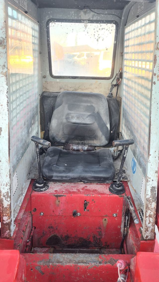 Minicargadora Ghel 1620