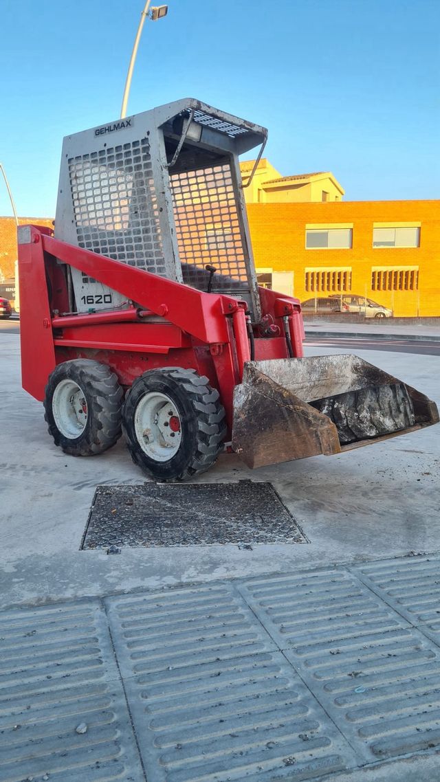 Minicargadora Ghel 1620