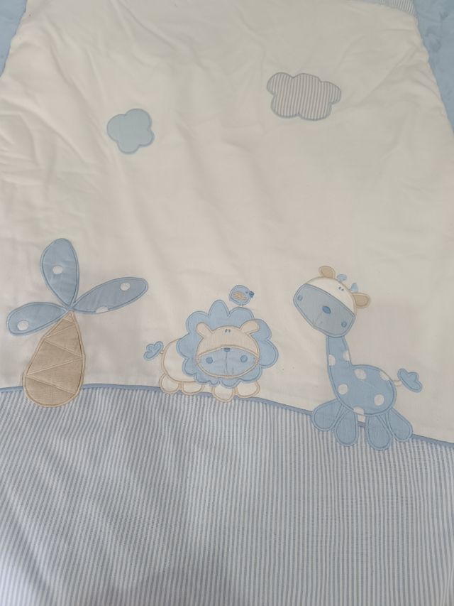 Edredón y chichonera cuna