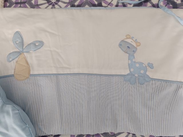 Edredón y chichonera cuna