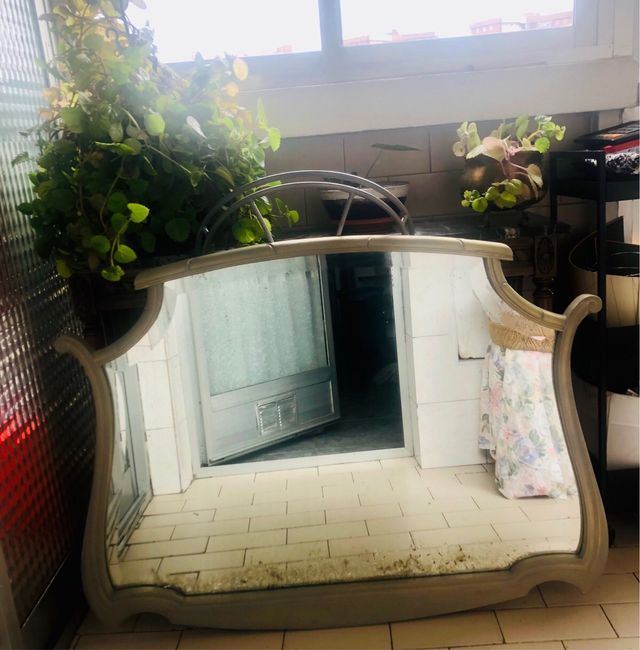 Espejo de madera muy antiguo