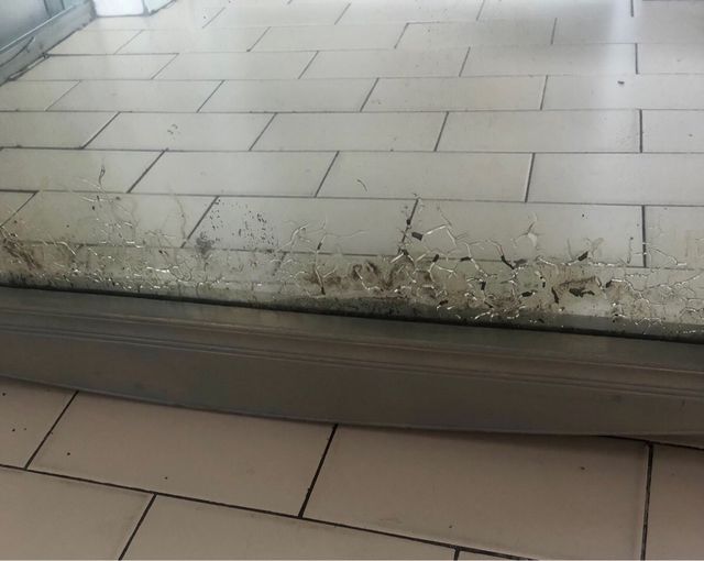 Espejo de madera muy antiguo