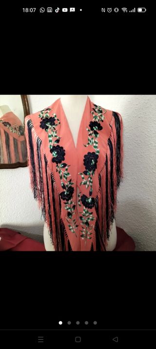 Manton- mantoncillo coral bordado- vendo o cambio