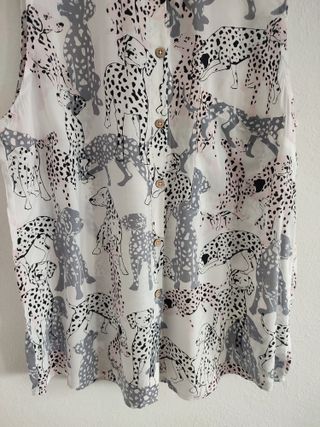 Camisa blanca de perros Stradivarius