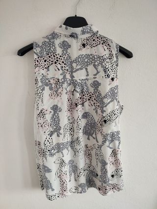 Camisa blanca de perros Stradivarius