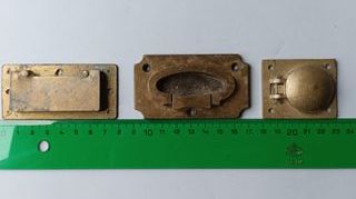 MANIGLIE IN BRONZO, 6€ UNITARIO.