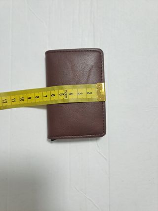 Portafoglio refil marroncino, con potacarte a