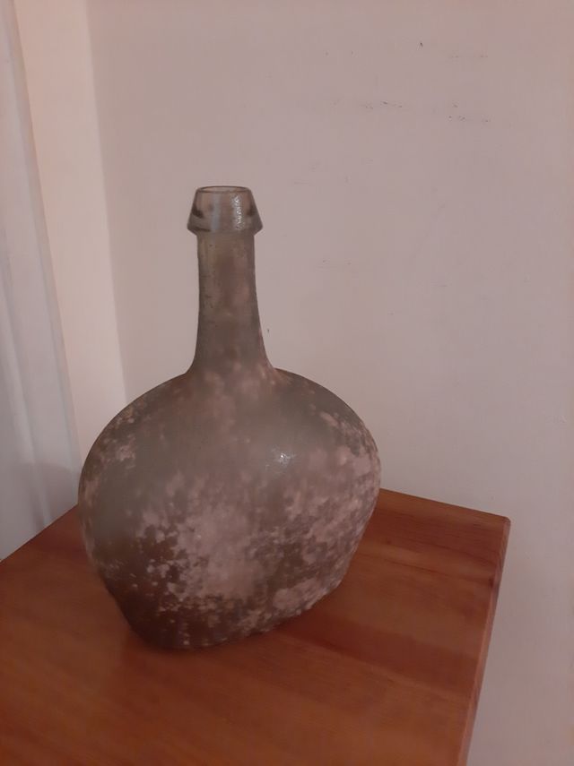 Garrafa de vidro pintada