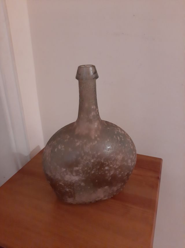 Garrafa de vidro pintada