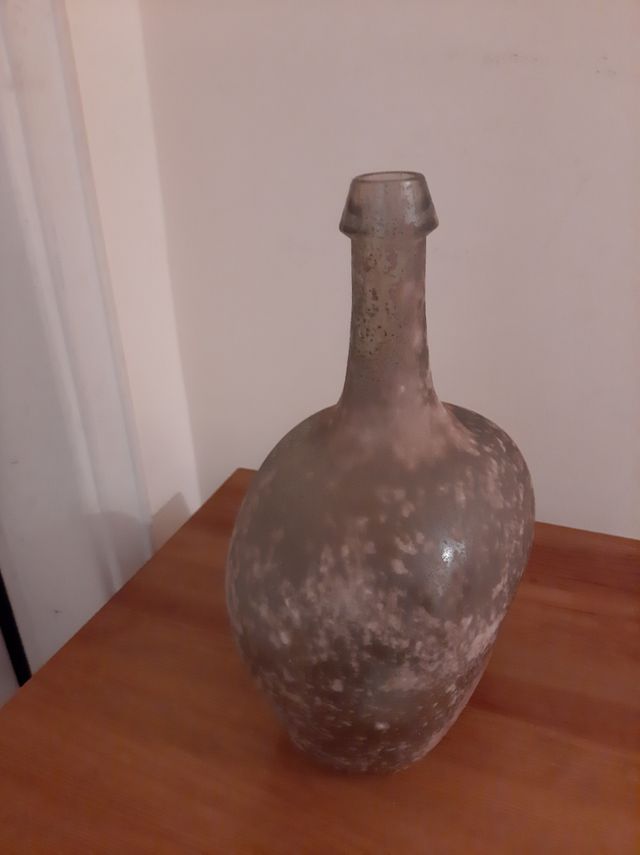 Garrafa de vidro pintada