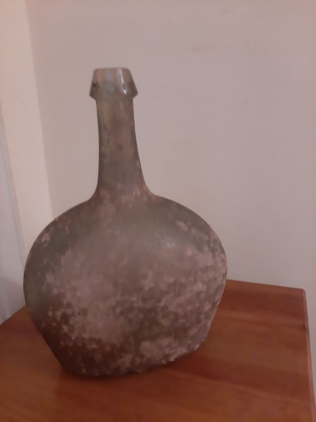 Garrafa de vidro pintada