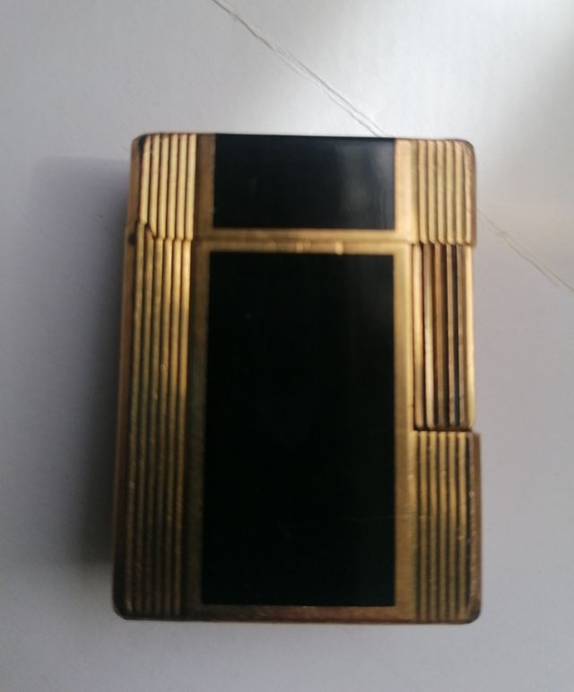 mechero S. T. Dupont