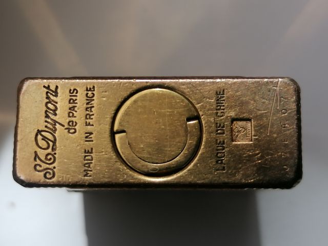 mechero S. T. Dupont