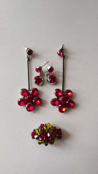 Conjunto Pendientes y Anillo abalorios.
