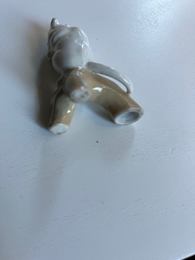 Figura de cerámica, ratoncito gracioso.