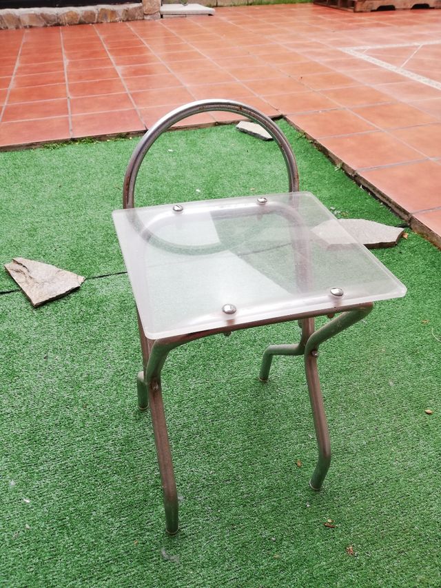 Banqueta de metacrilato y acero