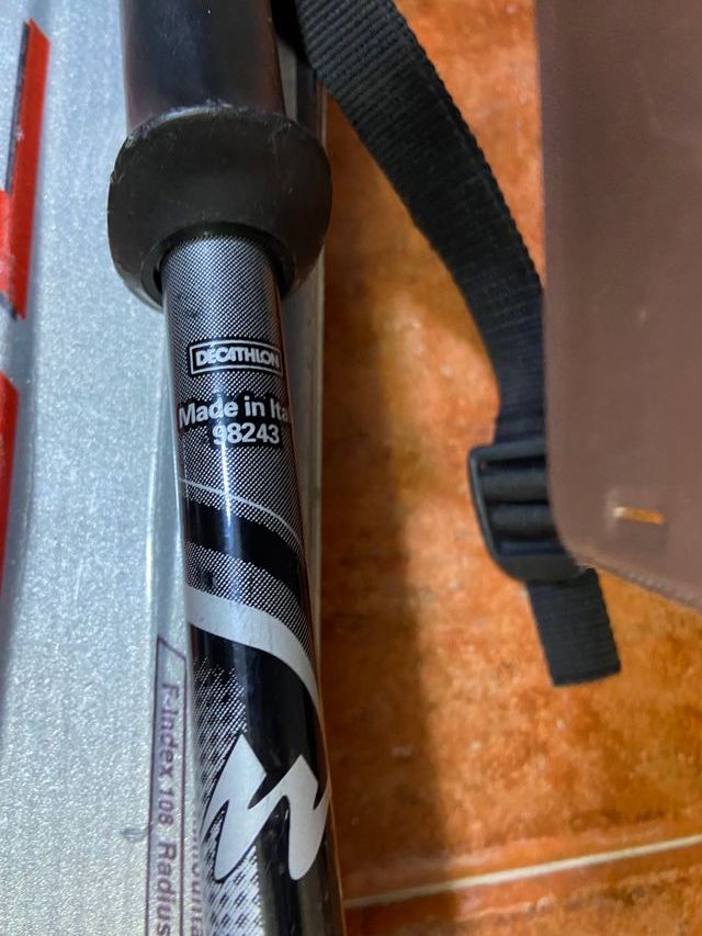 2 ESQUIS HEAD C 120, CON FUNDA Y PALOS QUECHUA